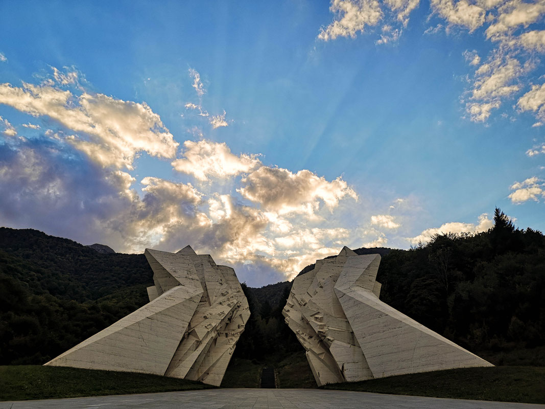 Spomenik Bitke na Sutjesci