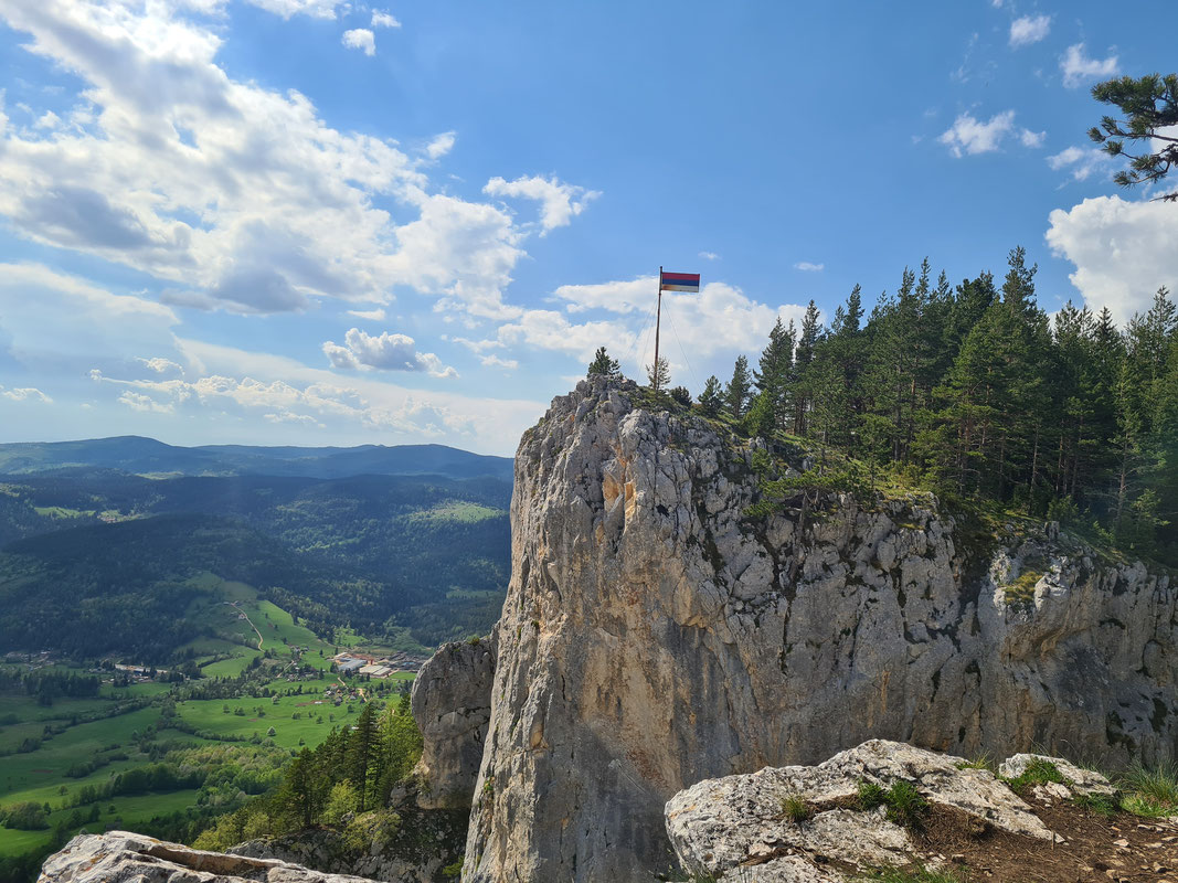 Litica sa najvišim vrhom Crvenih stijena (1 423 m n.v.)